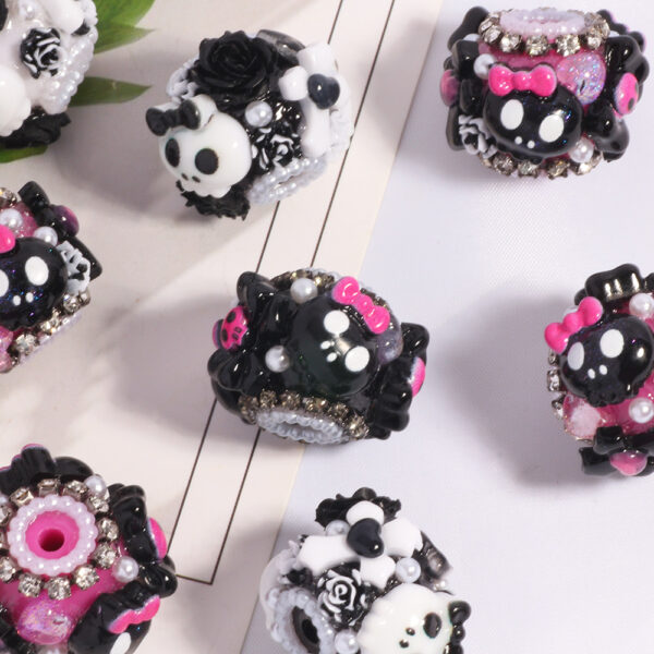 Wholesale The Latest Halloween Ghost Skull Straight Hole Loose Beads DIY Mobile Phone Chain Key Chain Bag Chain Jewelry Accessories