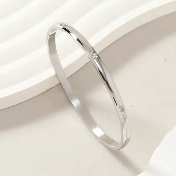 Wholesale Simple Style Round Solid Color Titanium Steel Rhinestones Bangle In Bulk