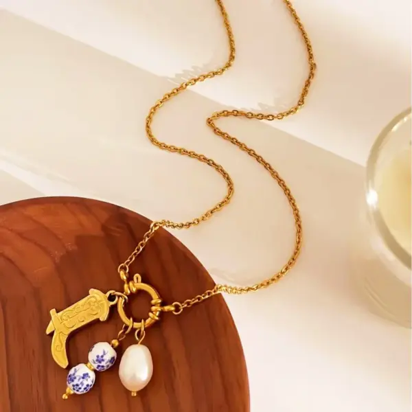 Wholesale PVD Coated Real Gold Plated Boots 304 Stainless Steel Vintage Style Waterproof Non Tarnish Surgical Steel Steering Wheel Buckle Pendant Necklace