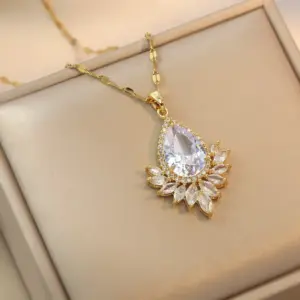 X2404 White Zircon Necklace
