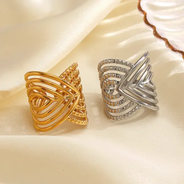 Wholesale Ion Plating (IP) 18K Gold Plated Lines 304 Stainless Steel Artistic Waterproof Non Tarnish Open Rings