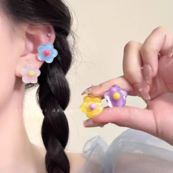 Wholesale Summer graffiti ~ color flower ear clip women's 2024 new earrings without earholes dopamine sweet temperament earrings