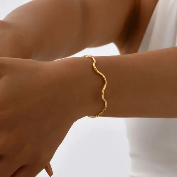 PVD Coated Real Gold Plated 18K Gold Waves 304 Stainless Steel Elegant Streetwear IG Style Waterproof Non Tarnish Jewelry Set