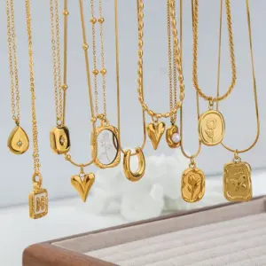 Ion Plating (IP) Floral Butterfly 304 Stainless Steel Simple Style Classic Style Waterproof Non Tarnish 304 Stainless Steel Pendant Necklace