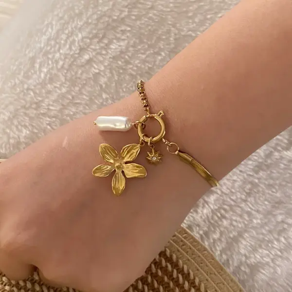 Ion Plating (IP) 18K Gold Real Gold Plated Heart Shape Flower Bow Knot 304 Stainless Steel Lady Waterproof Non Tarnish 304 Stainless Steel Bracelets