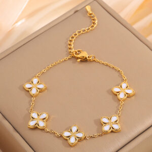 White mother-of-pearl full diamond clover bracelet