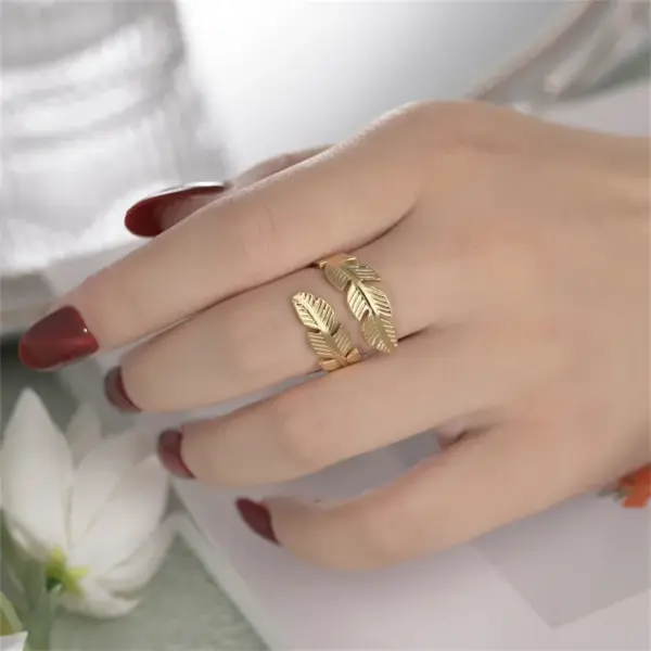 Real Gold Plated 201 Stainless Steel PVD Coated Leaf Waterproof Non Tarnish Fashion Open Ring For Women'S