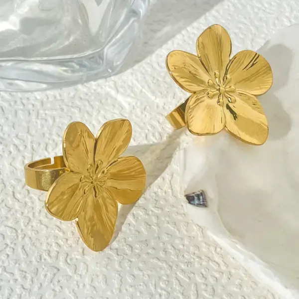 Wholesale PVD Coated Real Gold Plated 14K Gold Flower 304 Stainless Steel Vintage Style Waterproof Non Tarnish Open Ring