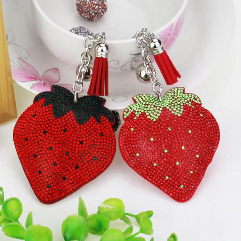 Wholesale Cute rhinestone ft strawberry keychain