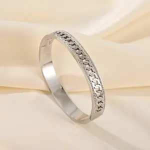 Full Diamond Inlaid Buckle Bracelet / Silver