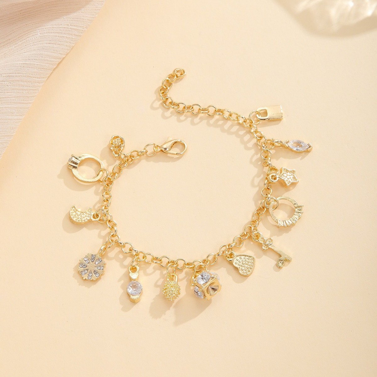 Wholesale Cross-border European and American jewelry 925 sier temperament fashion 13 hanging bracelet ladies multi-element fashion simple jewelry