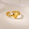 Wholesale Luxurious Vintage Large Imitation Pearl Women's Ring 18K Gold Plated Four-Leaf Clover Rotating Heart Blue Zircon Jewelry Ring