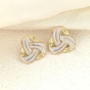 ED-487—16 White—6 Pairs in a Pack