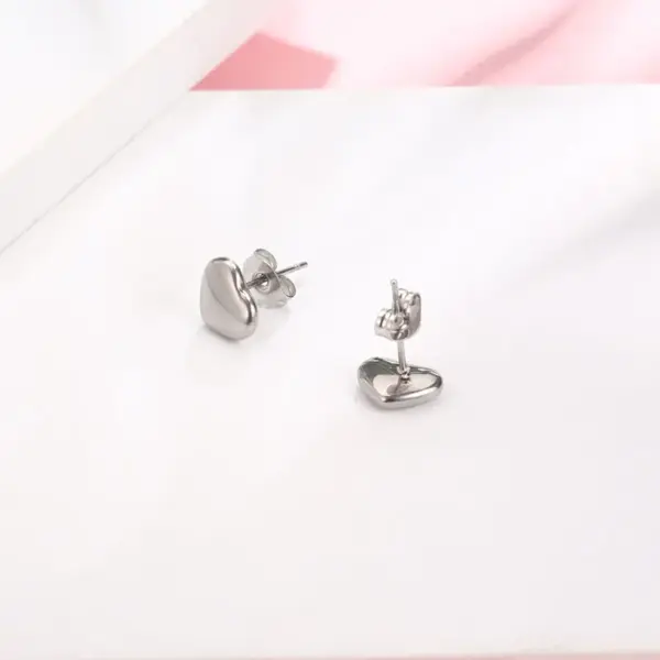 Wholesale 1 Piece Simple Style Heart Shape Plating 304 Stainless Steel Ear Studs
