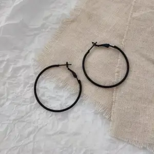 Black / 40mm Pair