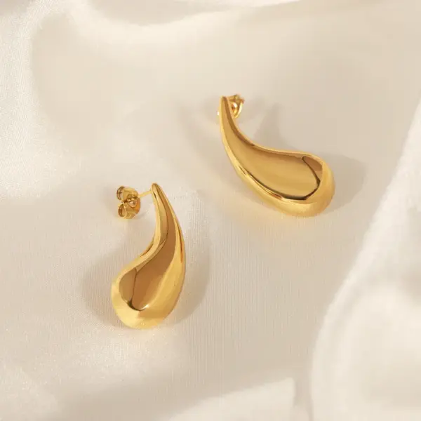 Wholesale 304 Stainless Steel Water Droplets PVD Coated 18K Gold Plated Real Gold Plated 18K Gold Elegant Simple Style Waterproof Non Tarnish Polishing Plating Gold Silver Ear Studs