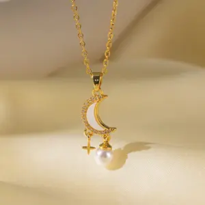 [8122] Pearl White Shell Moon Necklace / Gold