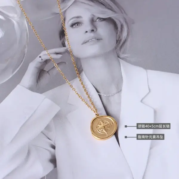 PVD Coated Real Gold Plated 18K Gold Compass 304 Stainless Steel Fashion Waterproof Non Tarnish 304 Stainless Steel Pendant Necklace