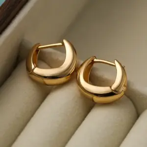 Wholesale 1 Pair Simple Style Commute Solid Color Copper Asymmetrical Plating 18k Gold Plated Hoop Earrings