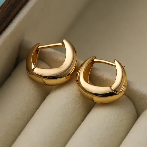 Wholesale 1 Pair Simple Style Commute Solid Color Copper Asymmetrical Plating 18k Gold Plated Hoop Earrings