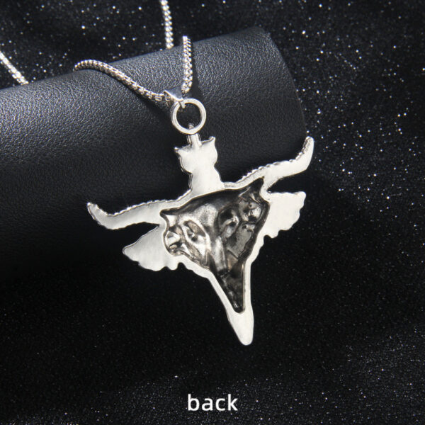 Wholesale Diablo series European and American hip-hop cross-border best selling Bull Demon King hanging chain retro domineering bull head stainless steel necklace