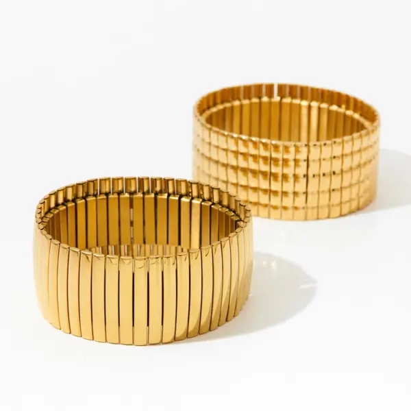 Wholesale PVD Coated Real Gold Plated 16K White Plating Stripe 304 Stainless Steel Modern Style Waterproof Non Tarnish Bangle