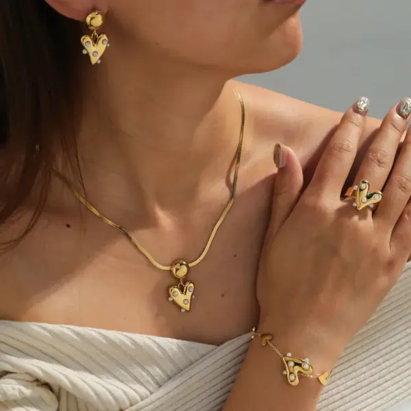 Wholesale 18K Gold Plated 304 Stainless Steel Vacuum Electroplating (In Furnace) Imitation Pearl Heart-Shaped Flat Snake Chain Cable Chain/Cross Chain/O Chain Jewelry Set For Women Valentine's Day