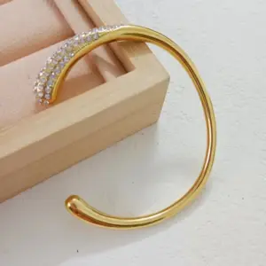 Golden White Zirconium