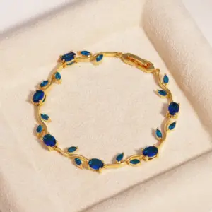 Blue Zirconia. / Gold