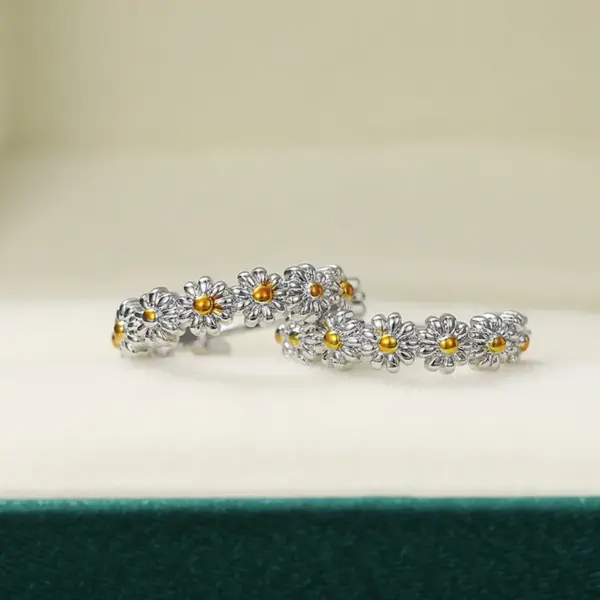 Wholesale Simple Metal Daisy Shaped Copper Earrings Wholesale