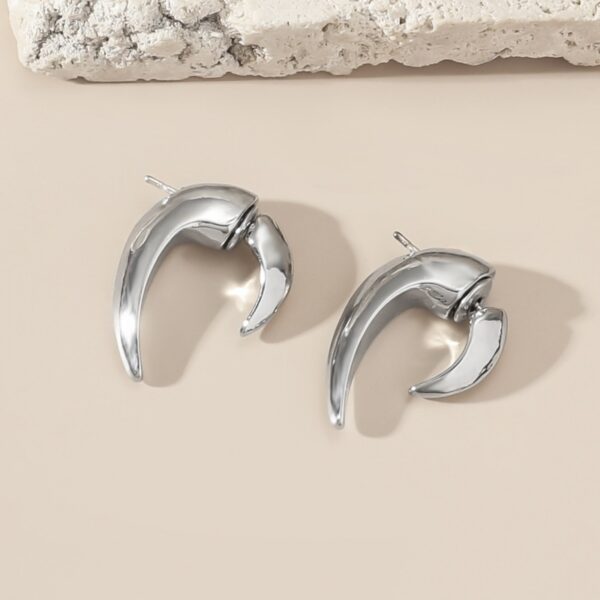 Wholesale Punk rivet pierced earrings