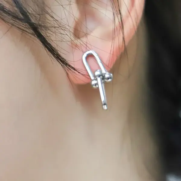 Wholesale 304 Stainless Steel U Shape PVD Coated 18K Real Gold Plated Real Gold Plated Simple Style Waterproof Non Tarnish Plating Ear Studs