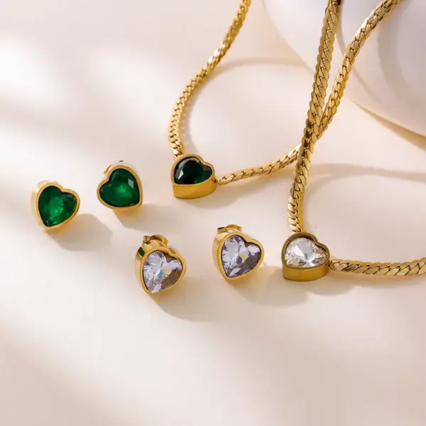 Wholesale 304 Stainless Steel Heart Shape PVD Coated 18K Real Gold Plated Necklace