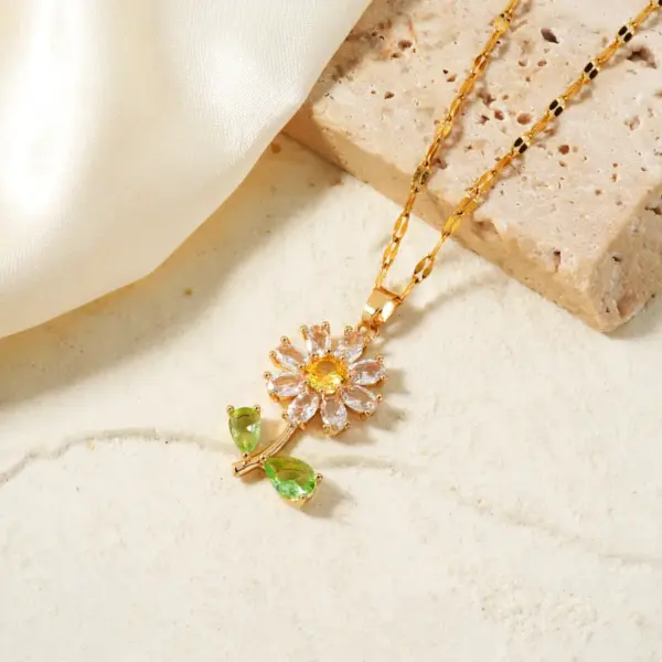 Wholesale 304 Stainless Steel Copper K Gold Plated Inlay Sunflower Zircon Copper Necklaces
