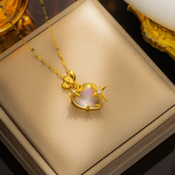 Wholesale PVD Coated Real Gold Plated Heart Shape Stainless Steel Classic Style Waterproof Non Tarnish Titanium Steel Pendant Necklace