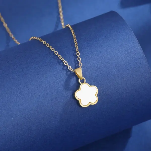 Wholesale Copper Flower Electroplated Imitation Gold Elegant Cute Simple Style Cable Chain Pendant Necklace