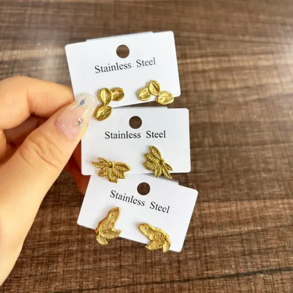 Wholesale 1 Pair Casual Simple Style Commute Leaves Flower 304 Stainless Steel 18K Gold Plated Ear Studs