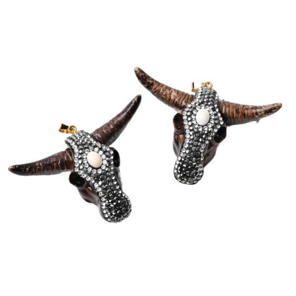 Wholesale Natural stone resin cow head pendant 47x 47mm exquisite diamond necklace pendant handmade DIY jewelry accessories