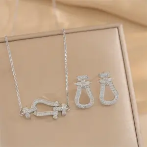 253 Steel Color Vachette Clasp Suit