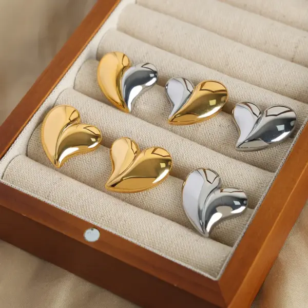 Wholesale 304 Stainless Steel Heart Shape PVD Coated 18K Gold Plated Real Gold Plated Elegant Simple Style Waterproof Non Tarnish Plating Gold Silver Earrings Necklace