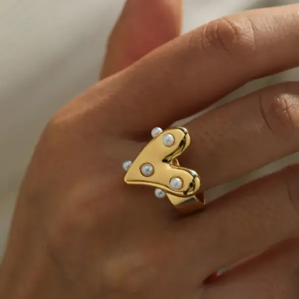 Wholesale 18K Gold Plated 304 Stainless Steel Vacuum Electroplating (In Furnace) Imitation Pearl Heart-Shaped Flat Snake Chain Cable Chain/Cross Chain/O Chain Jewelry Set For Women Valentine's Day