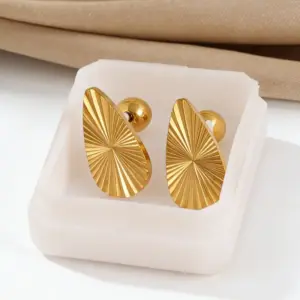 Gold / Average Size / Style 7