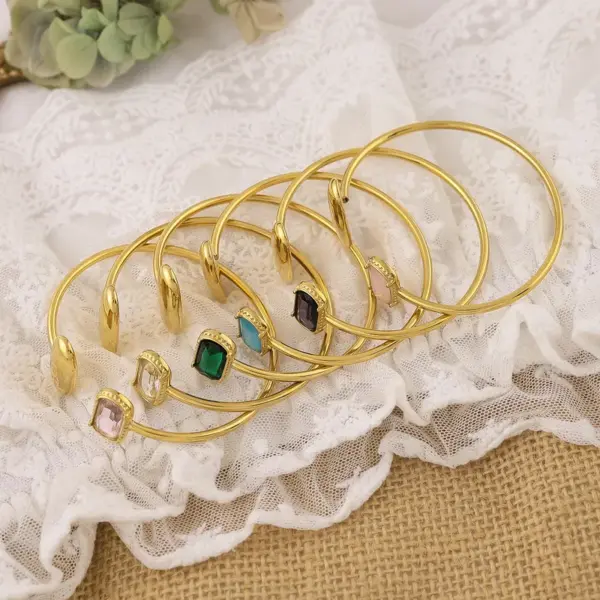 Wholesale PVD Coated Real Gold Plated Geometric Titanium Steel Vintage Style Classic Style Waterproof Non Tarnish Titanium Steel Bangle