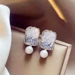 47# Silver Needle-Silver-Blue-Square