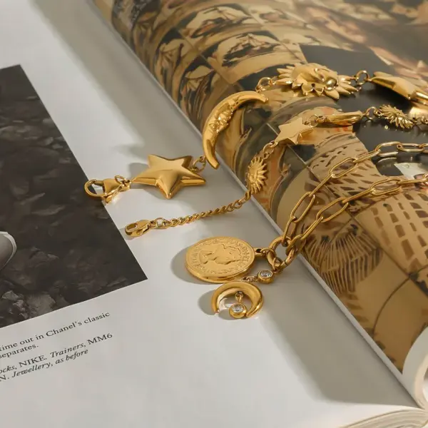 PVD Coated Real Gold Plated Sun Star Moon 316 Stainless Steel Vacation Simple Style Classic Style Waterproof Non Tarnish Titanium Steel Bracelets