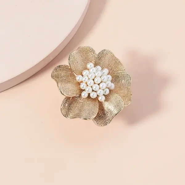 Wholesale Exaggerated Sweet Flower Alloy Inlay Pearl Women's Rings