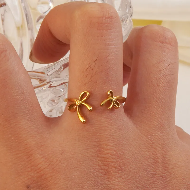 Wholesale 201 Stainless Steel 304 Stainless Steel Bow Knot Ion Plating (IP) 18K Gold Plated Cute Simple Style Streetwear Waterproof Non Tarnish Multic