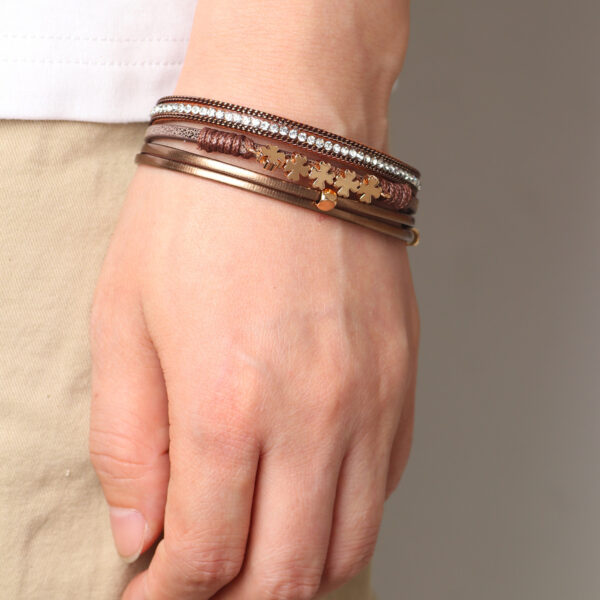 Wholesale Bohemian Four-Leaf Clover Diamond Layered Leather Magnetic Clover Bracelet
