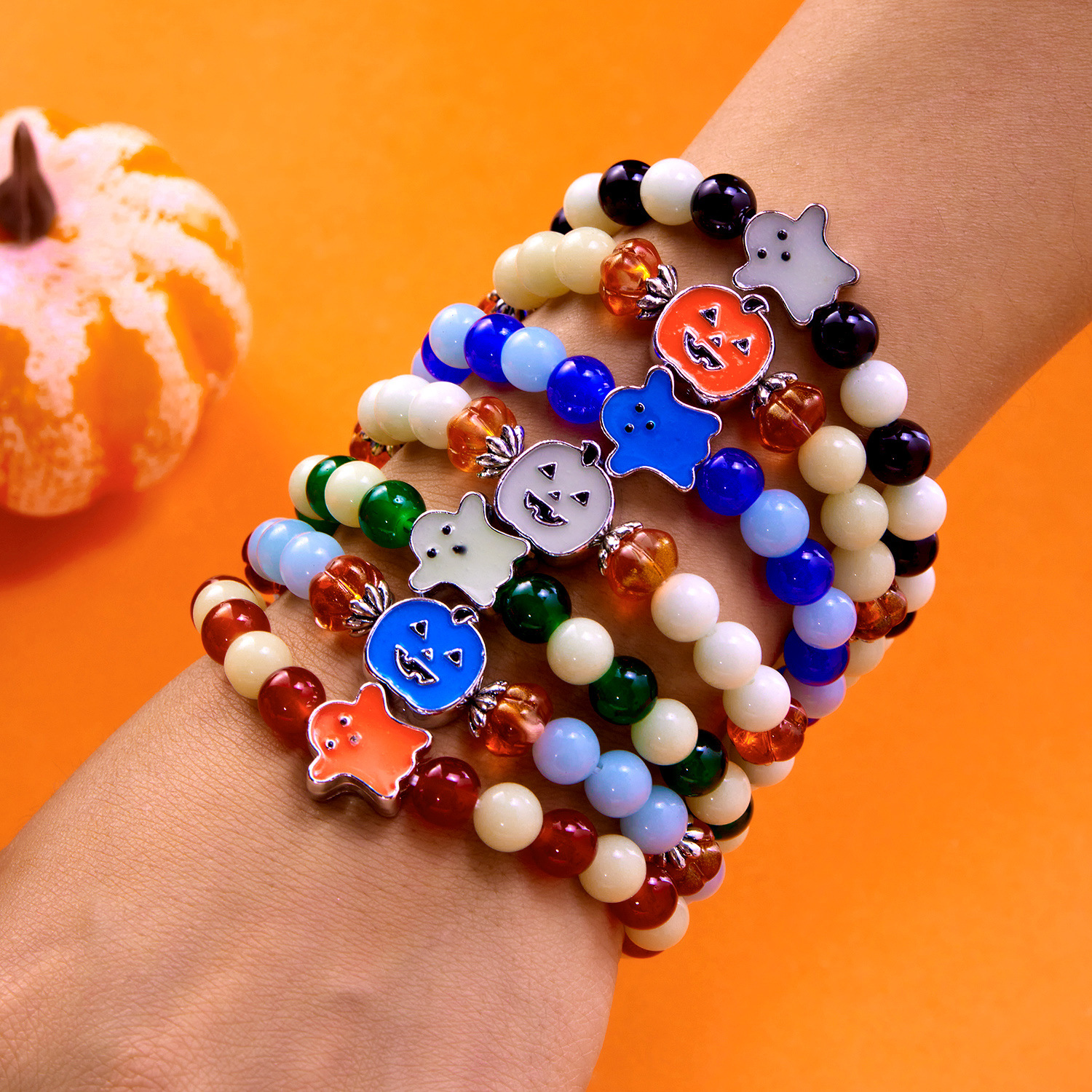 Wholesale New European and American cross-border ghost pumpkin bracelet, versatile, quirky, party, festival, glow-in-the-dark beaded bracelet