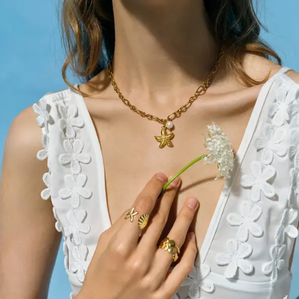 Wholesale Jewelry Vacation Beach Classic Style Starfish 304 Stainless Steel 18K Gold Plated PVD Coated Plating Pendant Necklace